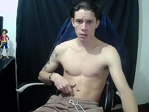 Snapshot of crixus11111 chatting on 03-31-26, 04:35 crixus11111 online show from 03-31-26, 04:35