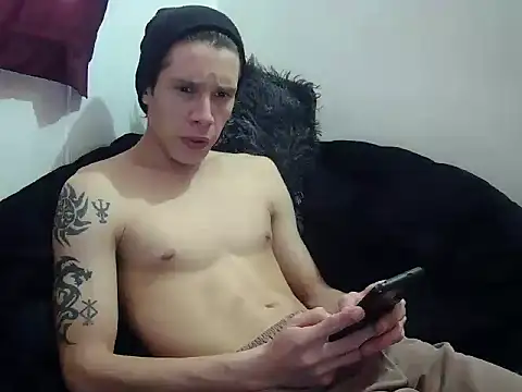Snapshot of crixus11111 chatting on 04-15-26, 05:31 crixus11111 online show from 04-15-26, 05:31