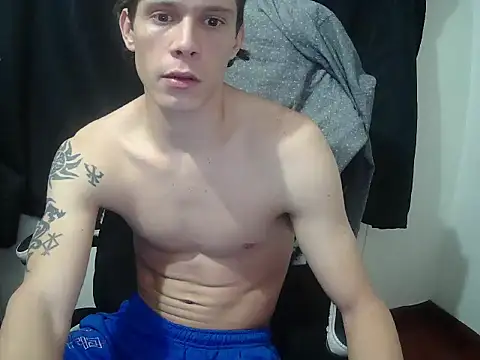 Snapshot of crixus11111 chatting on 05-05-26, 03:47 crixus11111 online show from 05-05-26, 03:47