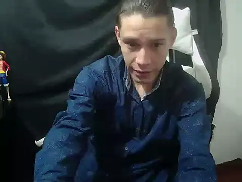 Snapshot of crixus11111 chatting on 05-14-26, 08:32 crixus11111 online show from 05-14-26, 08:32