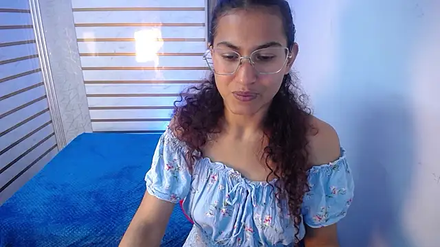 Snapshot of kiara_valmont chatting on 03-14-26, 10:15 kiara valmont online show from 03-14-26, 10:15