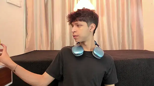 Snapshot of Ethan_qop chatting on 06-13-26, 11:08 Ethan qop online show from 06-13-26, 11:08