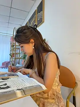 Xiaoxiao-y online show from 04-18-26, 09:02