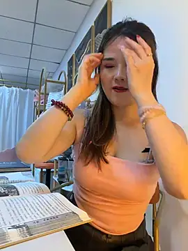 Xiaoxiao-y online show from 04-25-26, 01:41