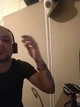 Snapshot of Relk130p chatting on 03-15-26, 08:53 Relk130p online show from 03-15-26, 08:53