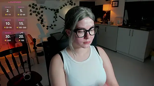 Snapshot of VexaVeylish chatting on 03-31-26, 04:18 VexaVeylish online show from 03-31-26, 04:18
