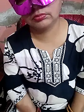 Snapshot of Gujju_bhabhi69 chatting on 04-15-26, 08:32 Gujju bhabhi69 online show from 04-15-26, 08:32