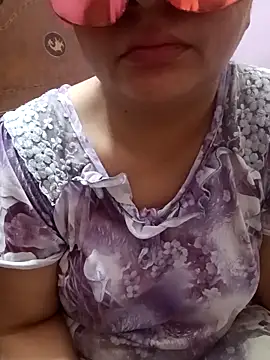 Snapshot of Gujju_bhabhi69 chatting on 04-16-26, 10:12 Gujju bhabhi69 online show from 04-16-26, 10:12