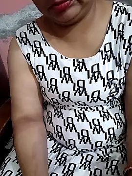 Snapshot of Gujju_bhabhi69 chatting on 04-18-26, 11:14 Gujju bhabhi69 online show from 04-18-26, 11:14