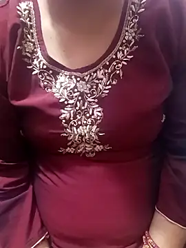 Snapshot of Gujju_bhabhi69 chatting on 05-08-26, 01:49 Gujju bhabhi69 online show from 05-08-26, 01:49