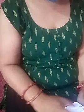 Snapshot of Gujju_bhabhi69 chatting on 05-15-26, 11:06 Gujju bhabhi69 online show from 05-15-26, 11:06