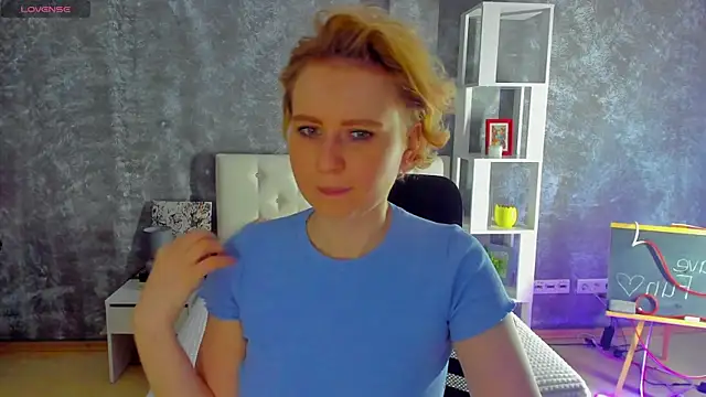 Shiny Liss online show from 05-12-26, 01:36