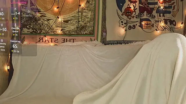 Sparky fox online show from 04-22-26, 01:19