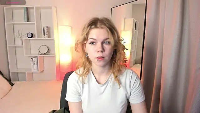 ElizabethVane online show from 06-06-26, 05:12