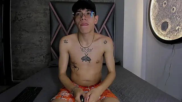 Bennet-Grayy online show from 05-19-26, 03:46