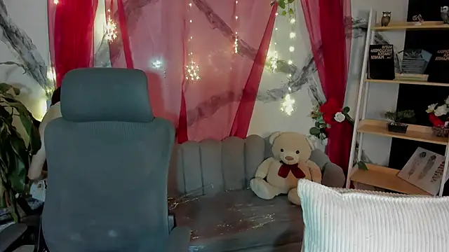 AlaskaFlowerss1  online show from 05-21-26, 04:30