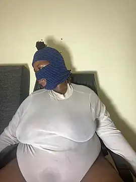 NaughtyGirl0000 online show from 05-27-26, 06:32