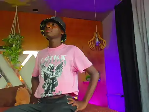 Snapshot of Luca_Sins chatting on 03-16-26, 08:13 Luca Sins online show from 03-16-26, 08:13