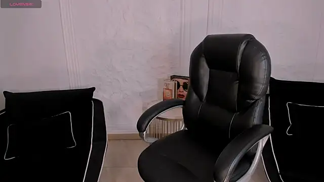 ArianaNova online show from 05-19-26, 03:24