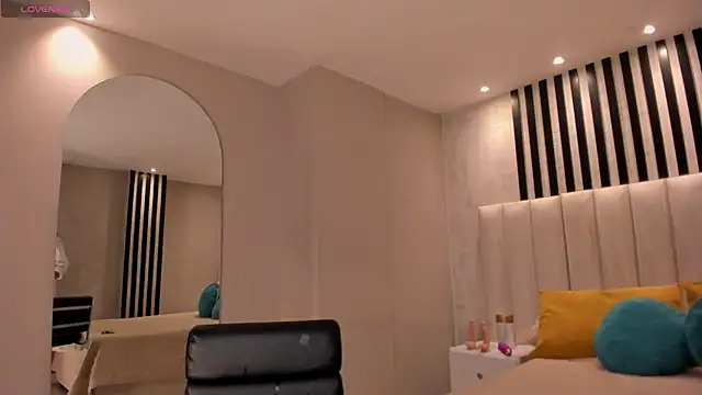 Snapshot of RebeccaWest chatting on 03-19-26, 05:22 RebeccaWest online show from 03-19-26, 05:22