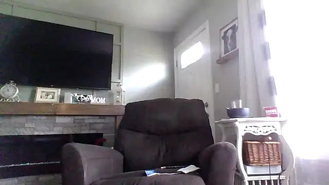 Snapshot of Matthewissexy25 chatting on 06-19-26, 02:43 Matthewissexy25 online show from 06-19-26, 02:43