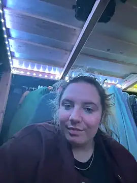 curvyneon online show from 04-16-26, 05:47