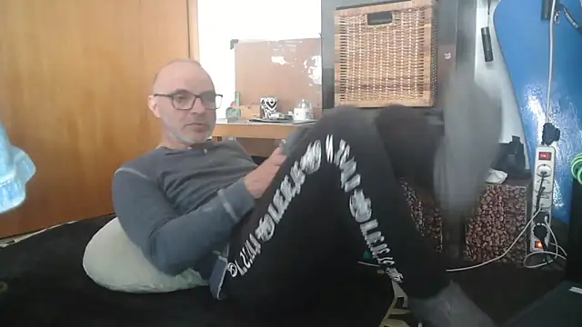 Thomate24 online show from 03-25-26, 01:28