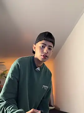 SebastianReed  online show from 04-04-26, 04:44