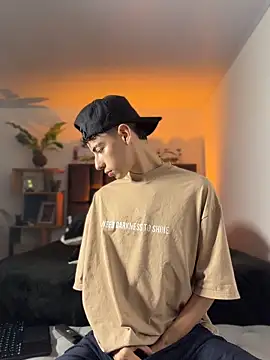 SebastianReed  online show from 04-06-26, 04:46