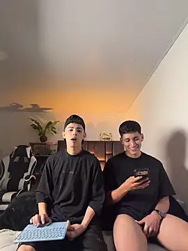 SebastianReed  online show from 04-14-26, 05:02