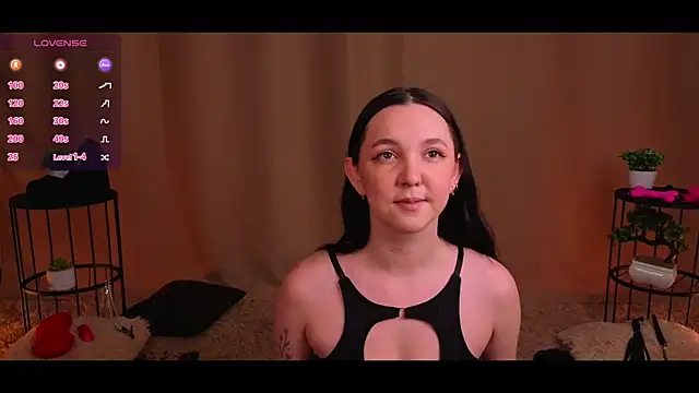 Snapshot of CindyBkitty chatting on 05-13-26, 04:04 CindyBkitty online show from 05-13-26, 04:04