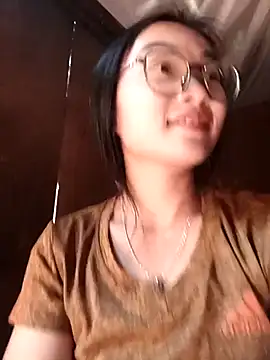 Snapshot of emmasexy2k chatting on 03-19-26, 04:27 emmasexy2k online show from 03-19-26, 04:27