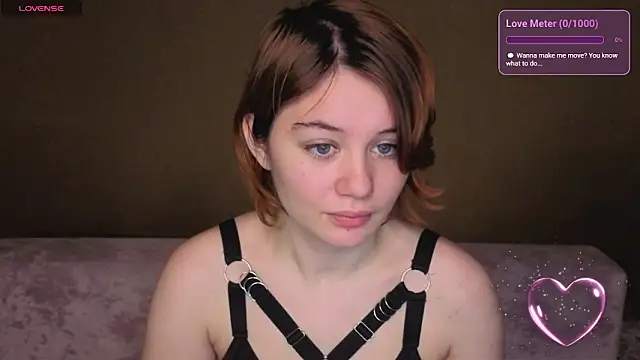 ElizabethRedWings online show from 05-05-26, 02:41