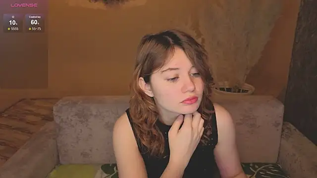 ElizabethRedWings online show from 05-20-26, 02:40