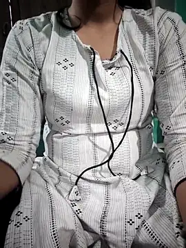 Snapshot of model_seela chatting on 03-20-26, 04:17 model seela online show from 03-20-26, 04:17