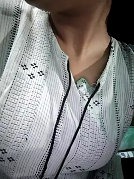 Snapshot of model_seela chatting on 03-23-26, 03:27 model seela online show from 03-23-26, 03:27