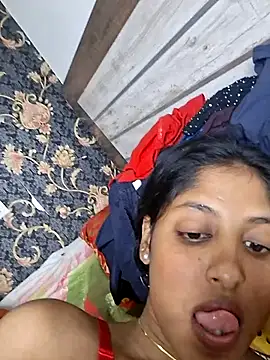Pari lovers online show from 04-12-26, 08:47