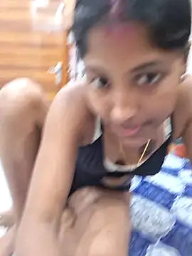 Pari lovers online show from 04-17-26, 05:49
