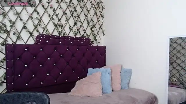 Snapshot of Alllisson chatting on 03-18-26, 07:28 Alllisson online show from 03-18-26, 07:28