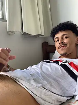 Snapshot of rydenmartinez chatting on 03-15-26, 07:20 rydenmartinez online show from 03-15-26, 07:20