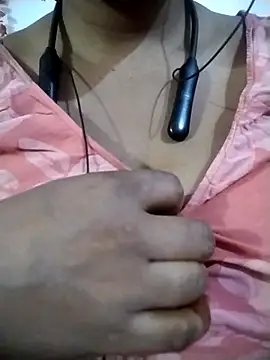 Snapshot of Avnithakur chatting on 03-29-26, 06:46 Avnithakur online show from 03-29-26, 06:46