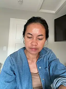 Snapshot of Lovely_girl34 chatting on 03-16-26, 04:11 Lovely girl34 online show from 03-16-26, 04:11