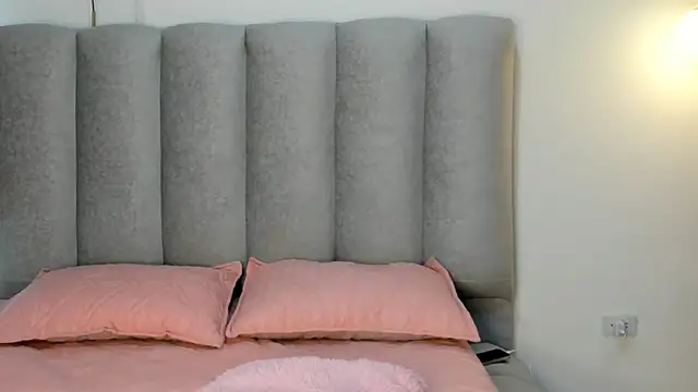 Valentina lux1 online show from 05-19-26, 01:39
