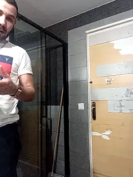 Snapshot of cristiamtentacion chatting on 03-18-26, 04:43 cristiamtentacion online show from 03-18-26, 04:43