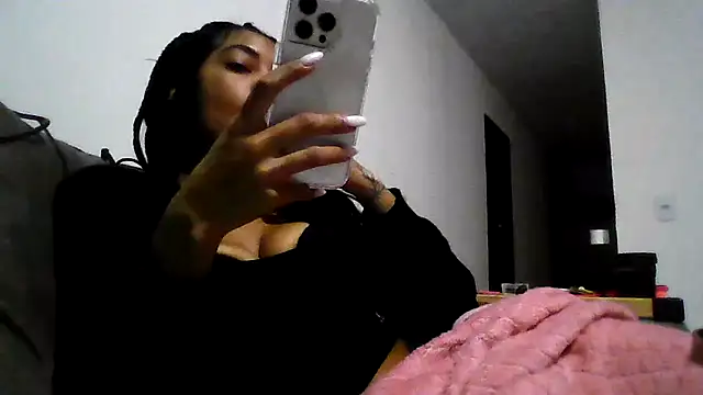 Snapshot of Nix3erika chatting on 05-26-26, 01:12 Nix3erika online show from 05-26-26, 01:12