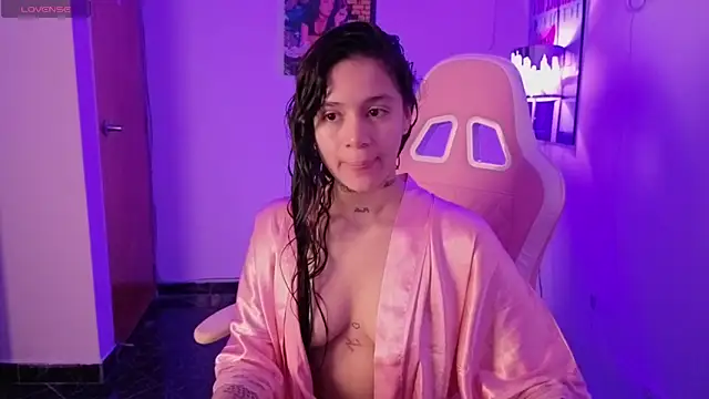 Snapshot of Oliviasims chatting on 03-23-26, 08:46 Oliviasims online show from 03-23-26, 08:46