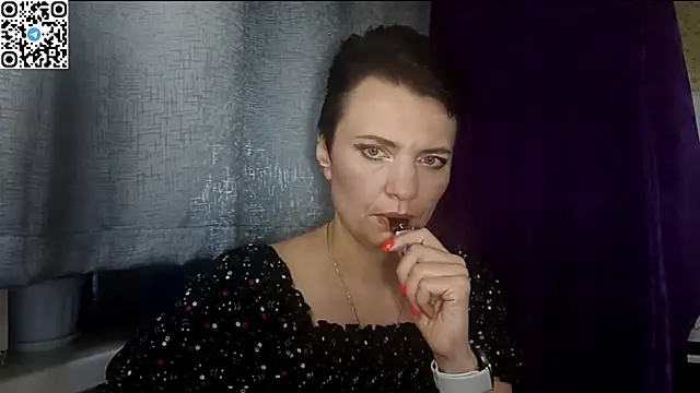 HotMamaQueen234 online show from 05-16-26, 07:45