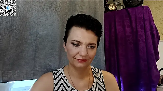 HotMamaQueen234 online show from 05-22-26, 09:37