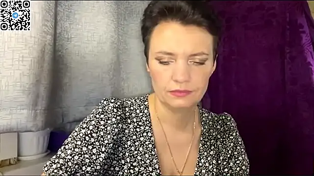 HotMamaQueen234 online show from 05-24-26, 08:14