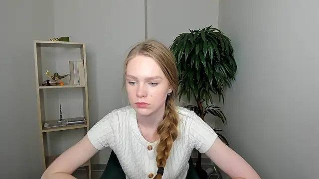 Snapshot of CharisBartko chatting on 03-17-26, 09:45 CharisBartko online show from 03-17-26, 09:45